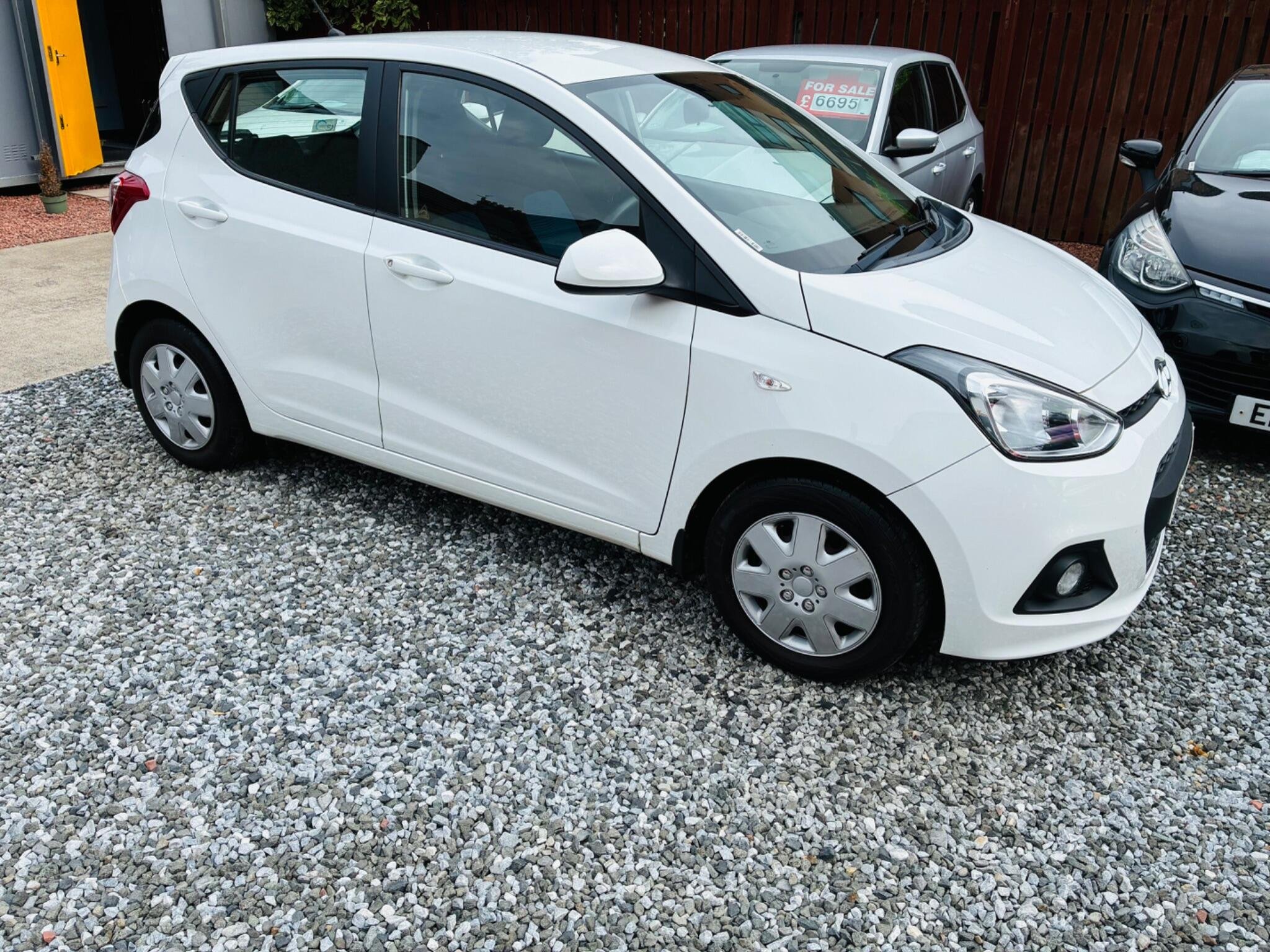 Hyundai i10 dealer public-web source image