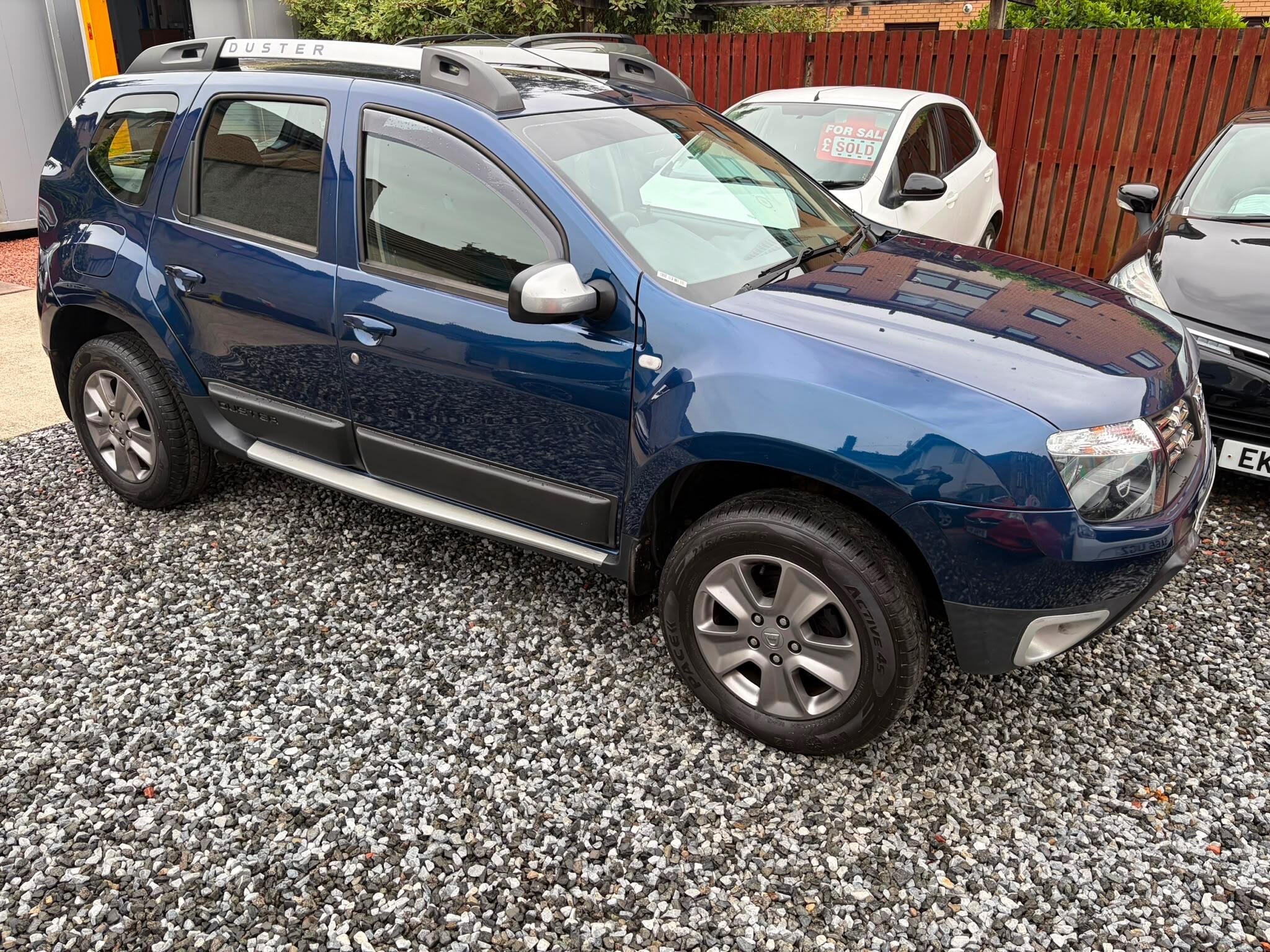 Dacia Duster listing photo